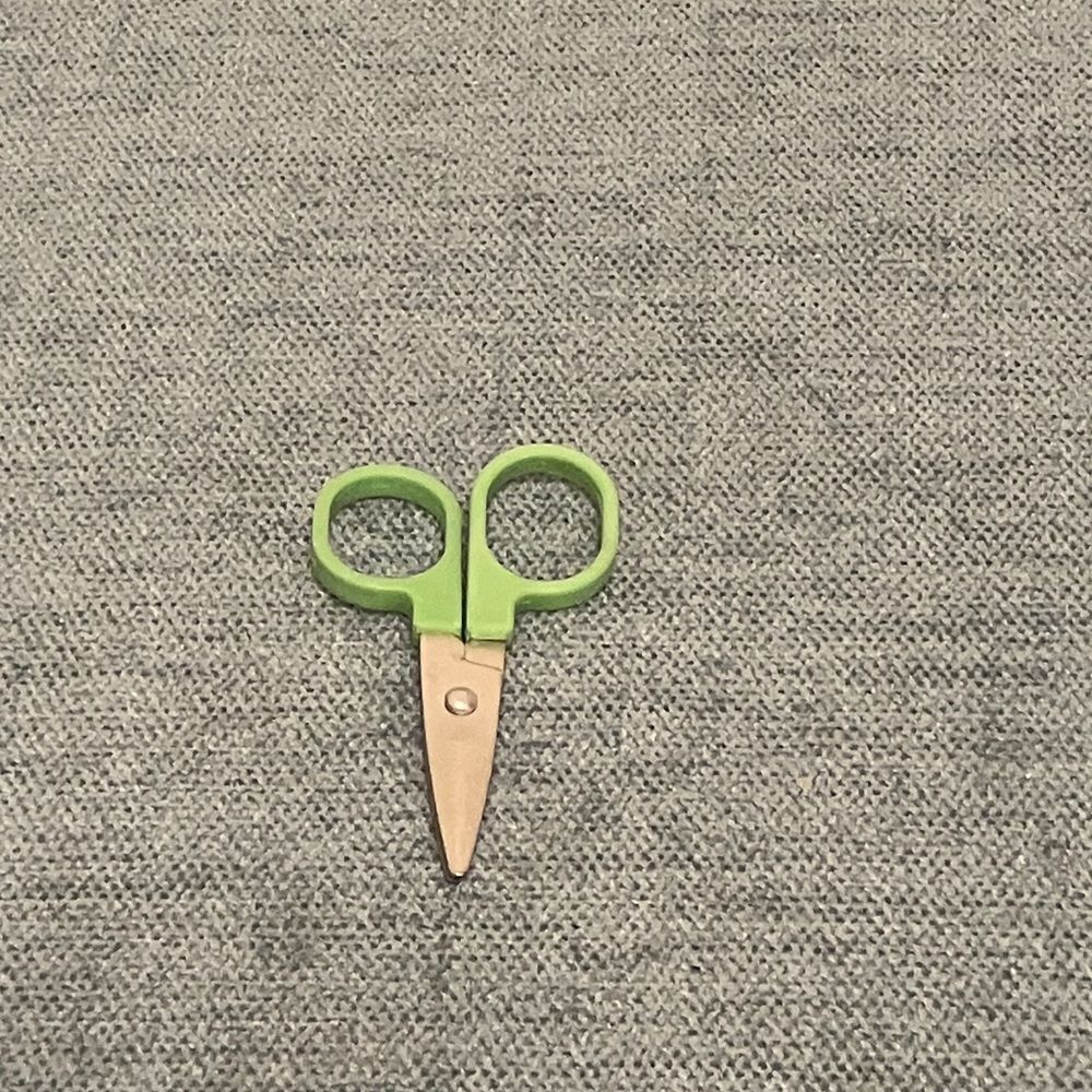 Small Scissors - Picture 4 of 4